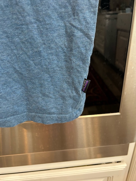 Patagonia Blue Short Sleeve Henley Tee size XL has slight wear overall GUC - Picture 3 of 4